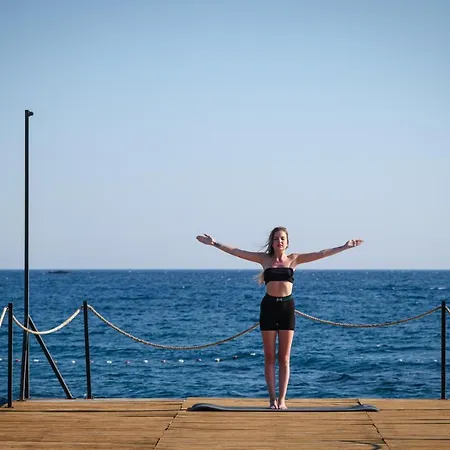 Ξενοδοχείο Acroter 4*